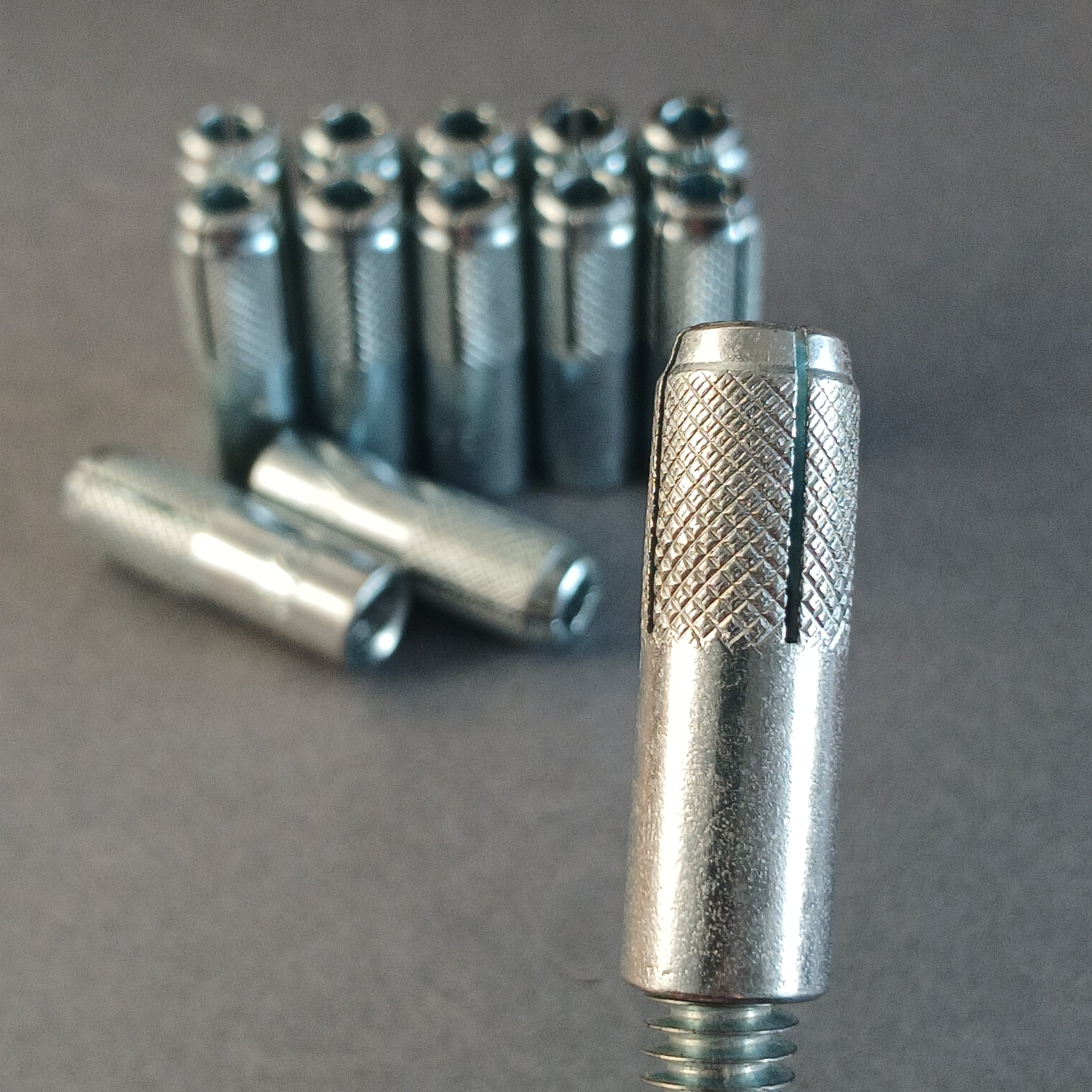 Taco Expansivo 3/8 - para Hormigón - Drop In