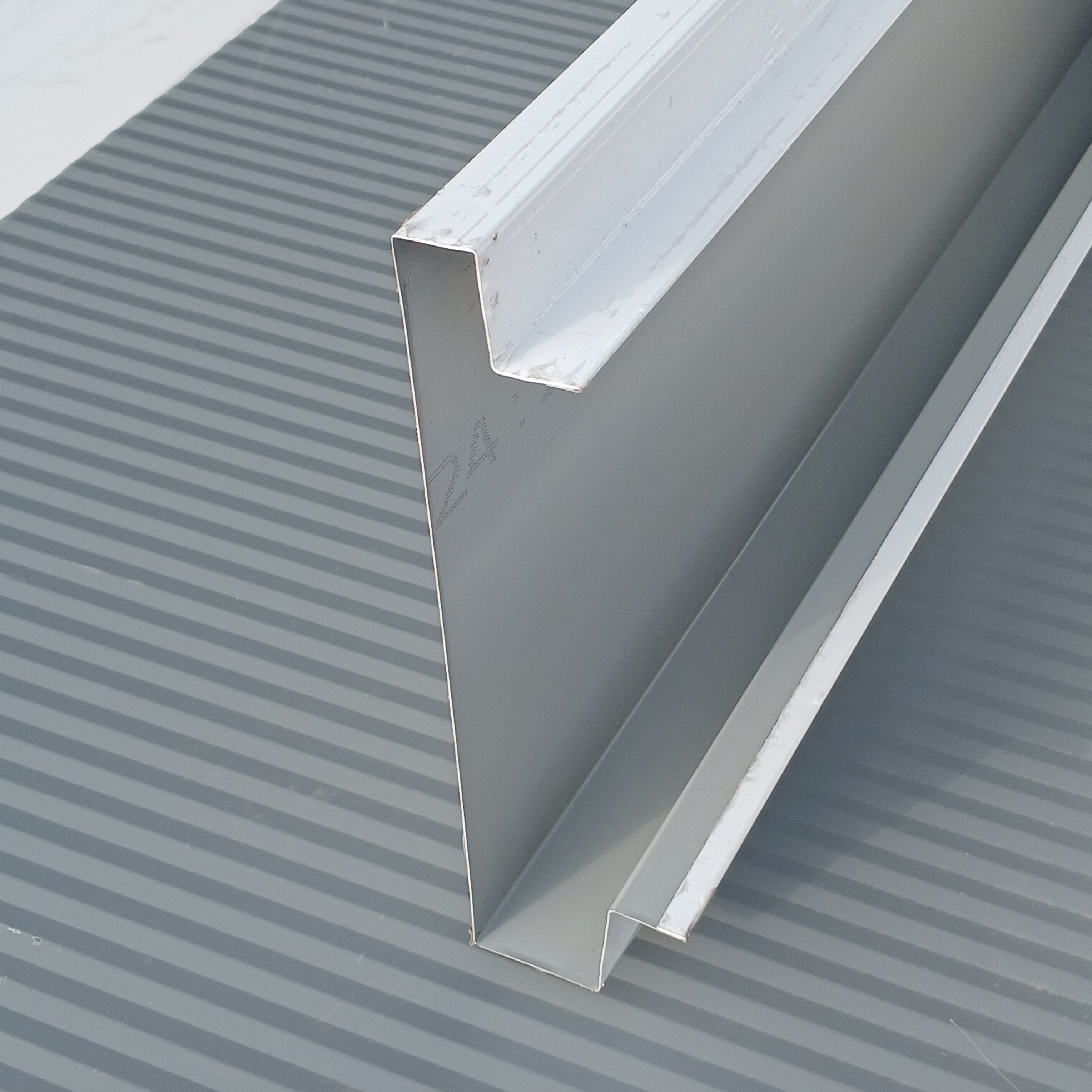 Gotero Lateral y Superior para ISODEC (EPS & PIR)