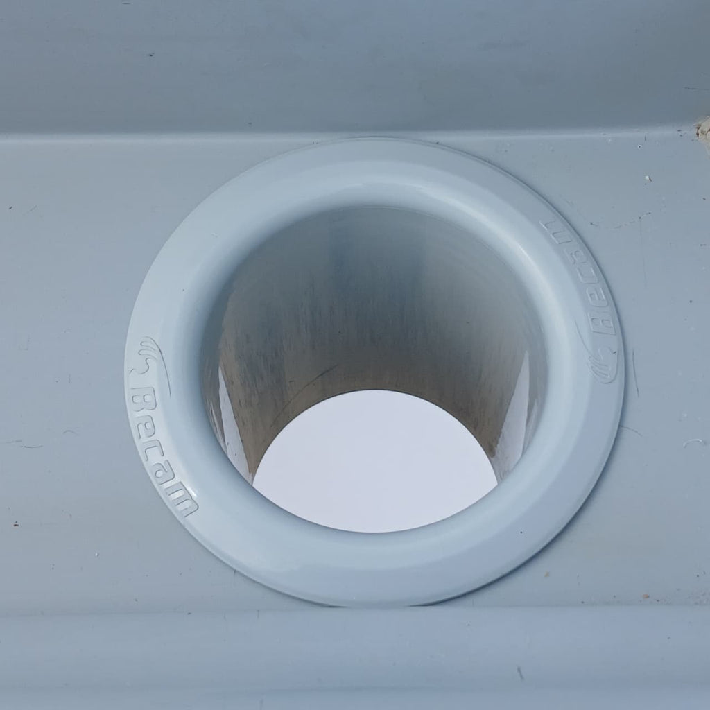 Embudo Conector de Bajada PVC para Canaleta (100mm)